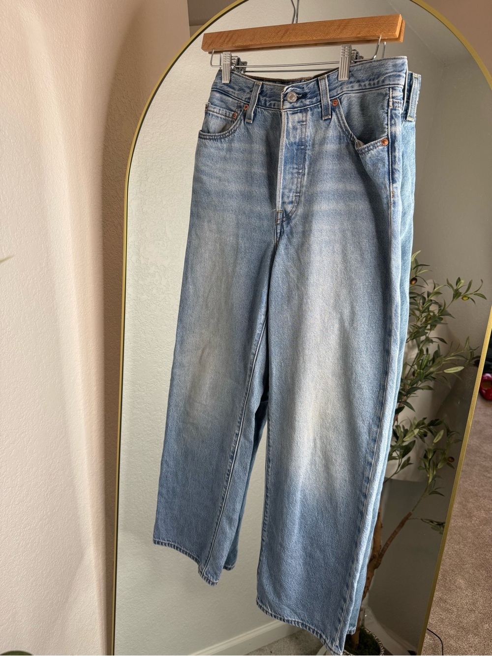 Levis Ribcage Straight Ankle Women's Jeans - In the Middle